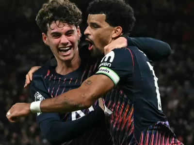 Solanke ratuje punkt na Old Trafford. Tottenham remisuje w dziesiątkę