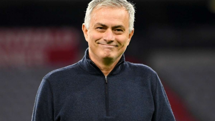 Mourinho : Chętnie pomogę zdobywać trofea