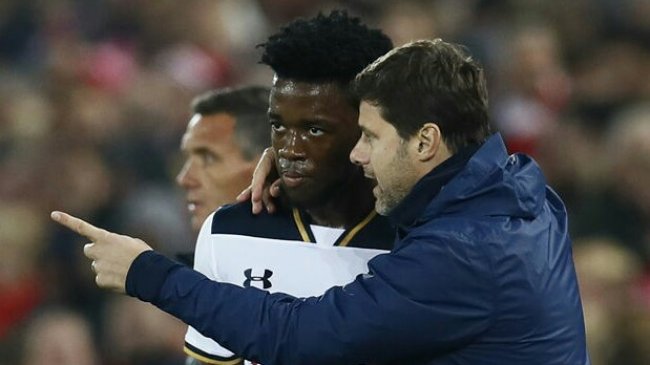 Onomah z nową umową wypożyczony do Aston Villi