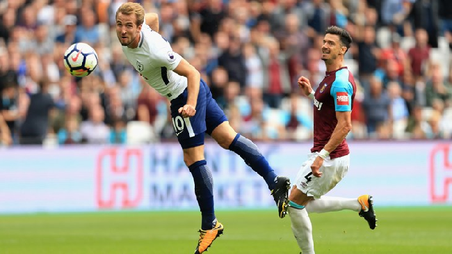 Koguty w walce o nagrody miesiąca w Premier League