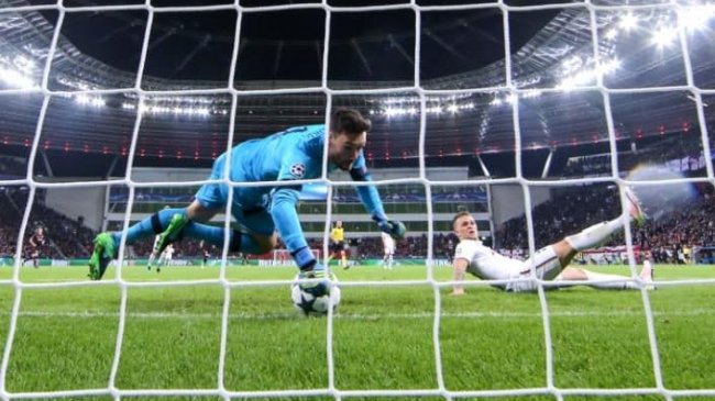 Lloris ratuje punkt