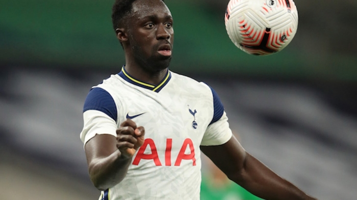Davinson Sanchez ofiarą rasizmu po meczu z Newcastle. 