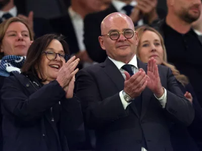 Rodzina Lewisów dokłada kolejne 120 mln funtów do kasy Tottenhamu