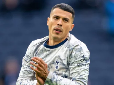 Kadra Tottenhamu przed Manchesterem United: Van de Ven i van Hecke z szansą na grę